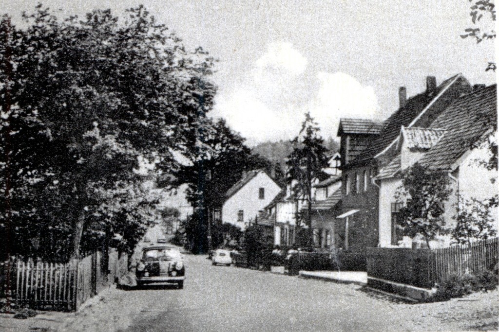 Alte Ansicht aus dem damaligen Bohm, heute Twistetalstraße.