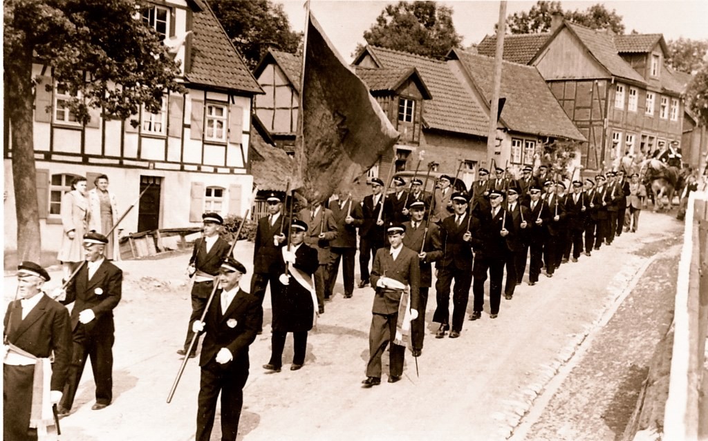 Schützenumzug im Jahre 1953, hier auf dem Bessel.